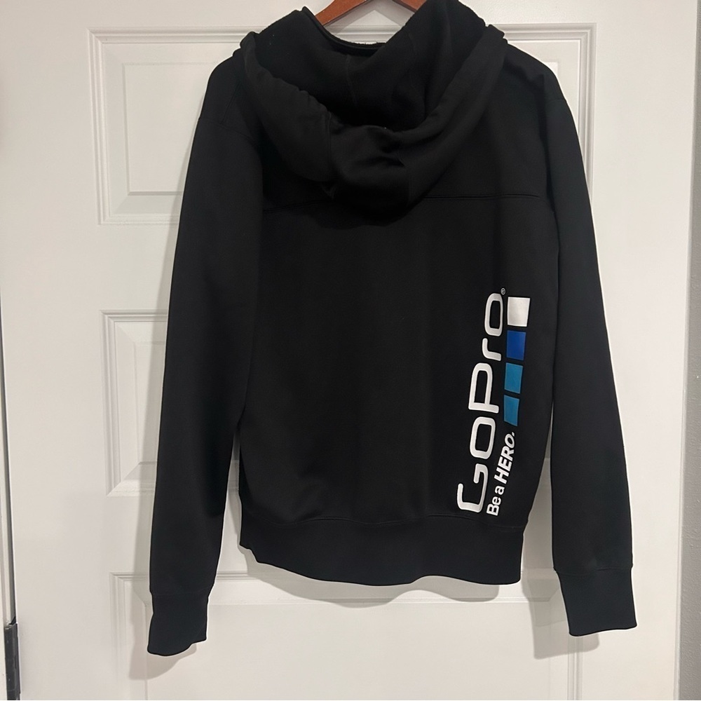 GoPro Zip-Up Jacket with Hood and Thumb Holes Size Small - Picture 6 of 7